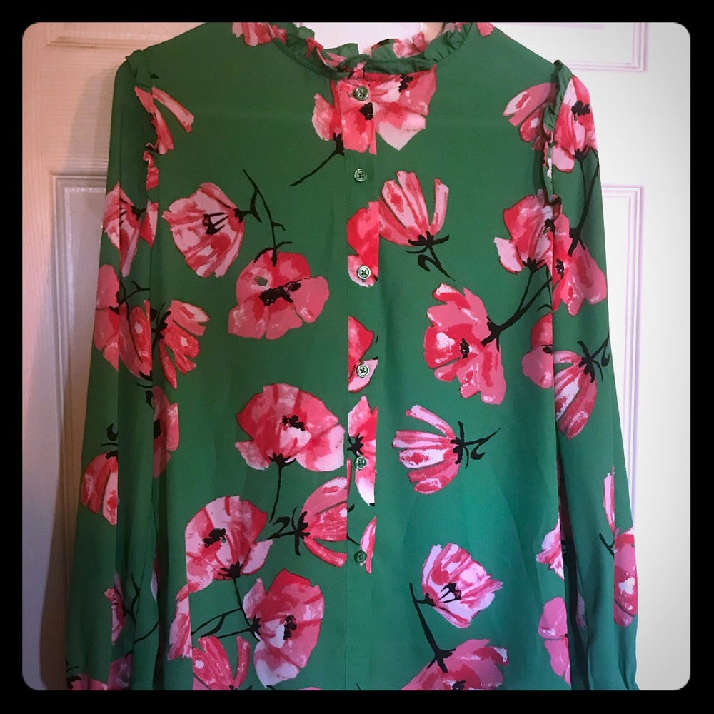 Green blouse with pink flowers